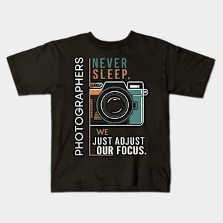 Photographers never sleep, Cameraman Black Kids T-Shirt